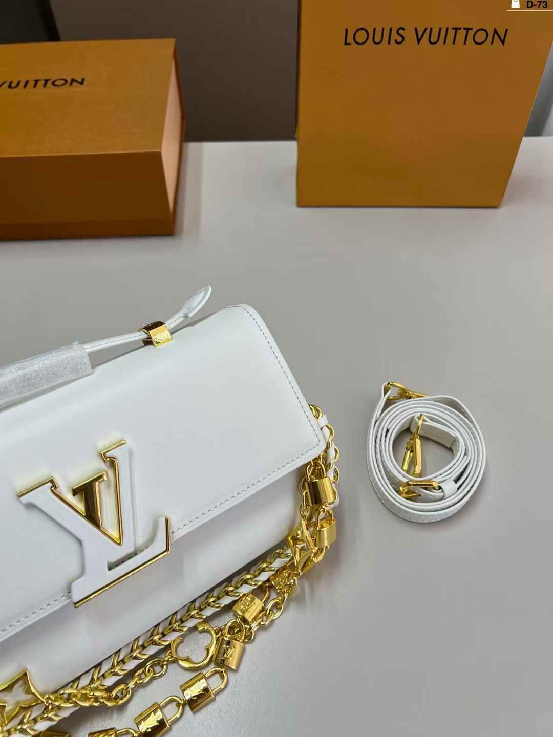Louis Vuitton | Capucines