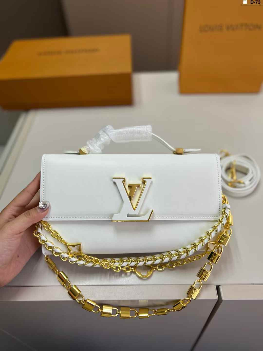 Louis Vuitton | Capucines